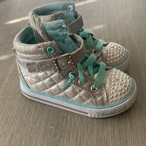 Toddler girls Skechers light up high top sneakers, size 8